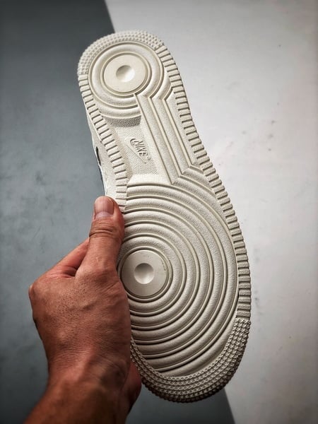 Air Force 1 '07 Low Yun Jinduan Off-White e Prata - Vista 4