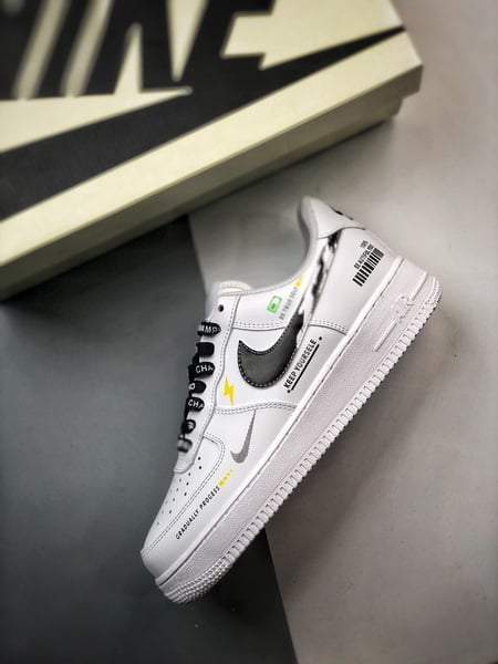 Air Force 1 '07 Low Internet Branco e Preto Graffiti - Vista 8