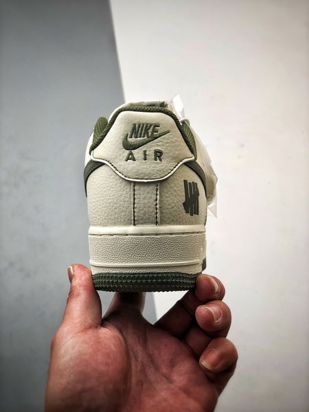 Air Force 1 '07 Low Verde Escuro Reflexo - Vista 3