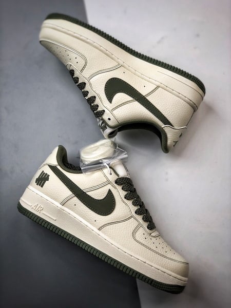 Air Force 1 '07 Low Verde Escuro Reflexo - Vista 6