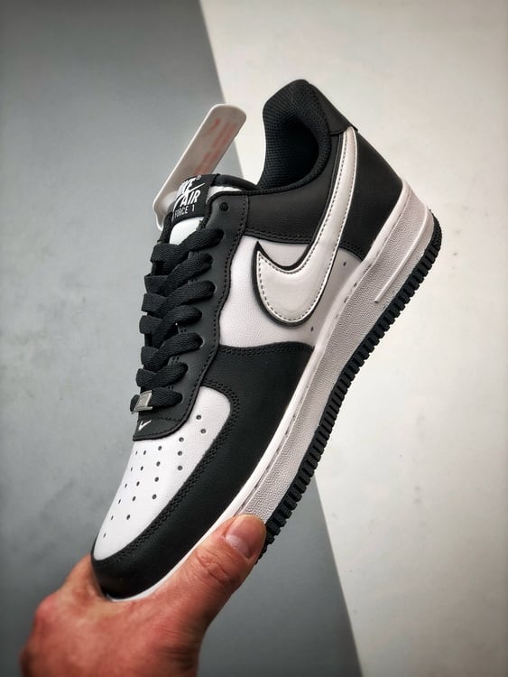 Air Force 1 '07 Low Lanting Preto e Branco - Vista 5