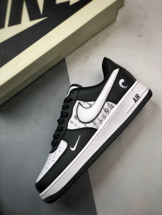 Air Force 1 '07 Low Lanting Preto e Branco - Vista 8