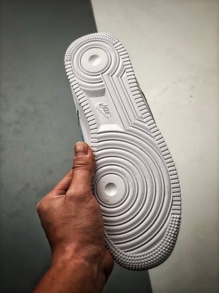 Air Force 1 '07 Low Função Graffiti Branco e Azul - Vista 4