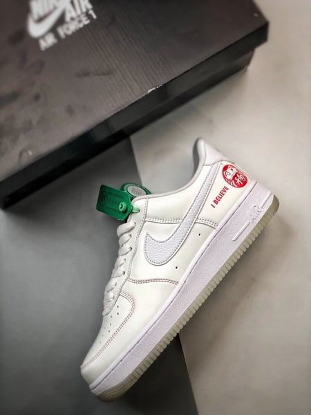 Air Force 1 '07 Low Raspável Branco e Vermelho - Vista 8