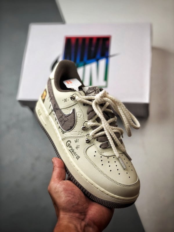 Air Force 1 '07 Low Capibara Mescla Branco e Marrom - Vista 1