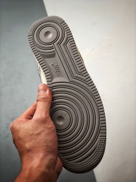 Air Force 1 '07 Low Capibara Mescla Branco e Marrom - Vista 4