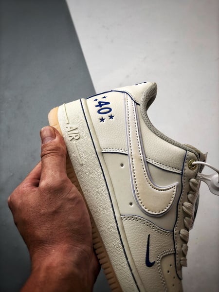 Air Force 1 '07 Low Aniversário Creme e Azul - Vista 2
