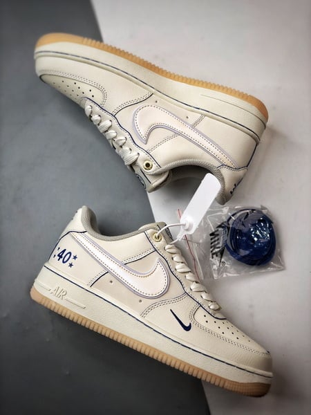 Air Force 1 '07 Low Aniversário Creme e Azul - Vista 6