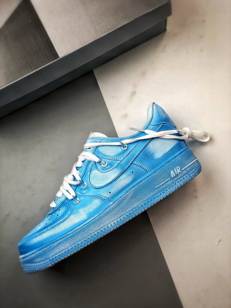 Air Force 1 '07 Low Pintura Azul e Branca com Cadarços - Vista 8