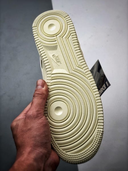 Air Force 1 '07 Low Creme e Amarelo Claro - Vista 4