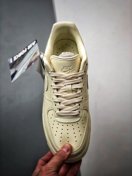 Air Force 1 '07 Low Creme e Amarelo Claro - Vista 9