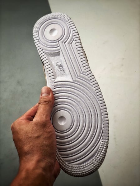 Air Force 1 '07 Low Três Ganchos Branco, Preto e Marrom - Vista 4