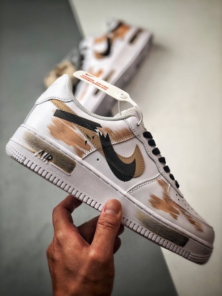 Air Force 1 '07 Low Três Ganchos Branco, Preto e Marrom - Vista 7