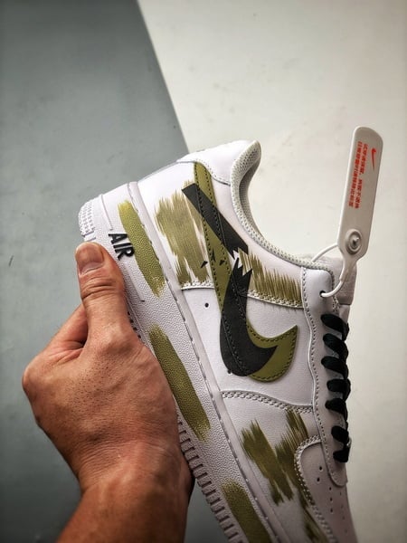 Air Force 1 '07 Low Branco, Preto e Verde Rasgado - Vista 2