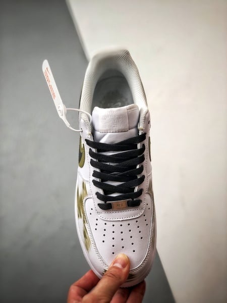 Air Force 1 '07 Low Branco, Preto e Verde Rasgado - Vista 9