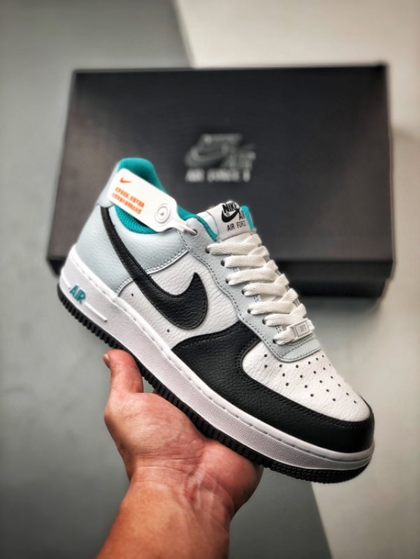 Air Force 1 '07 Low Branco Lua e Preto - Vista 1