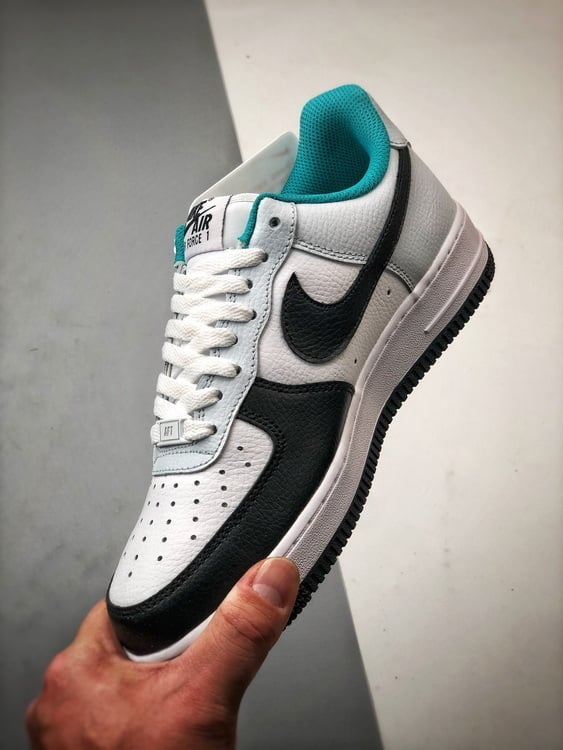 Air Force 1 '07 Low Branco Lua e Preto - Vista 5