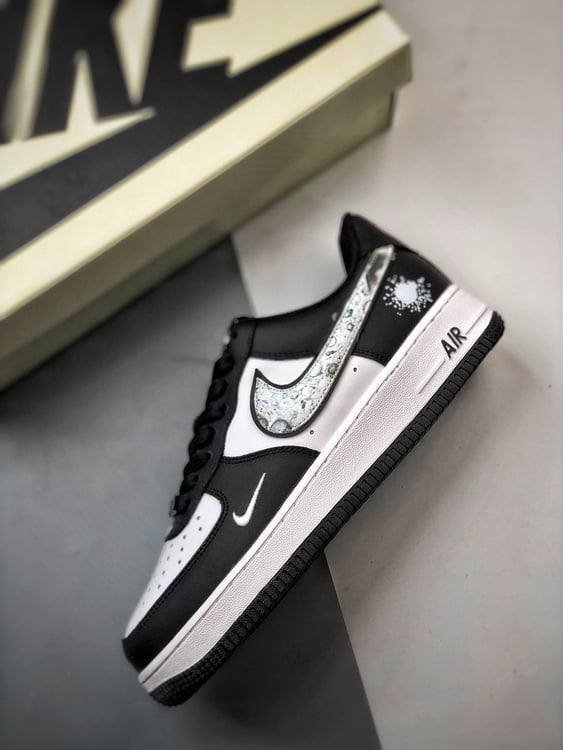 Air Force 1 '07 Low Kusansui Preto e Branco - Vista 8