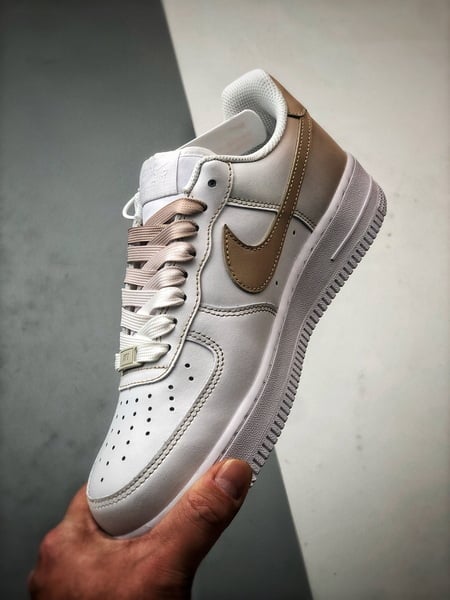 Air Force 1 '07 Low Gradiente Castanho e Branco - Vista 5