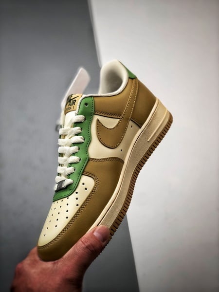 Air Force 1 '07 Low Marrom, Verde e Palhaço - Vista 5