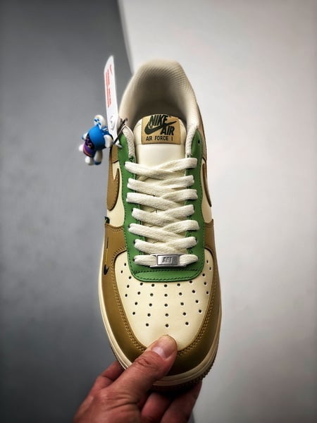 Air Force 1 '07 Low Marrom, Verde e Palhaço - Vista 9