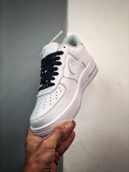 Air Force 1 '07 Low Onda Branco e Preto - Vista 5