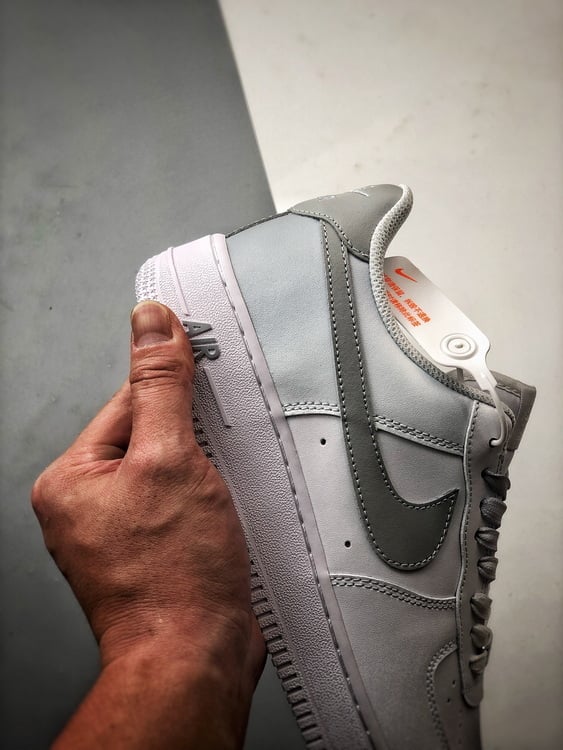 Air Force 1 '07 Low Cinza e Branco Gradiente - Vista 2