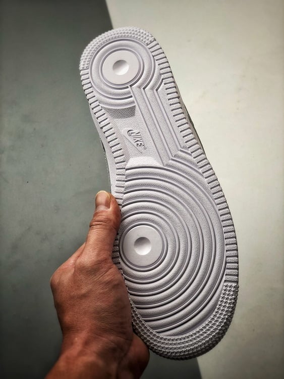 Air Force 1 '07 Low Cinza e Branco Gradiente - Vista 4