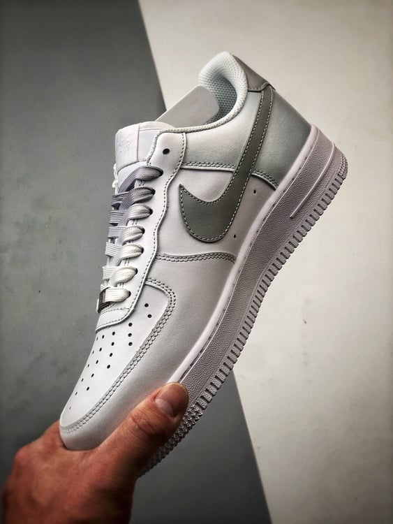 Air Force 1 '07 Low Cinza e Branco Gradiente - Vista 5