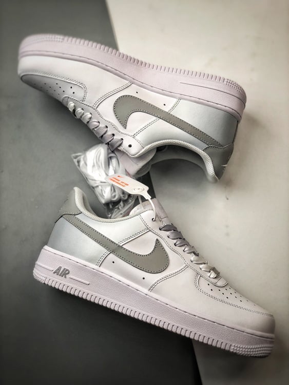 Air Force 1 '07 Low Cinza e Branco Gradiente - Vista 6
