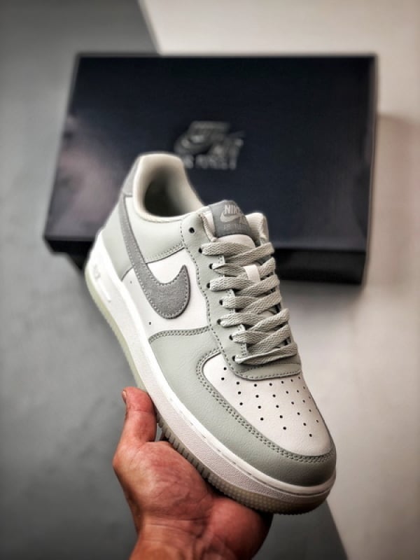 Air Force 1 '07 Low Branco e Cinza