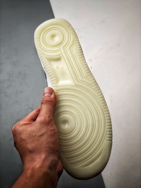 Air Force 1 '07 Low Branco e Cinza - Vista 4