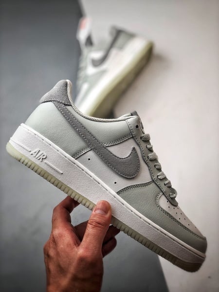 Air Force 1 '07 Low Branco e Cinza - Vista 7
