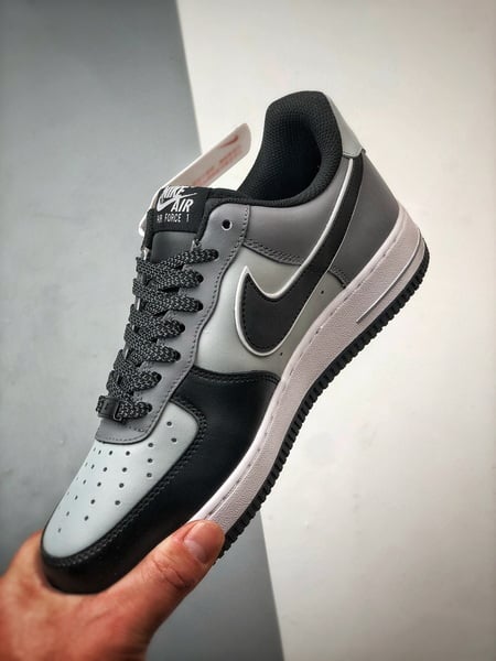 Air Force 1 '07 Low Cinzento e Preto - Vista 2