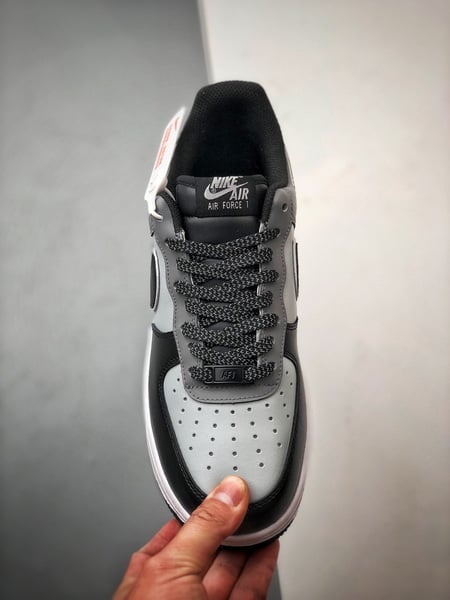 Air Force 1 '07 Low Cinzento e Preto - Vista 9