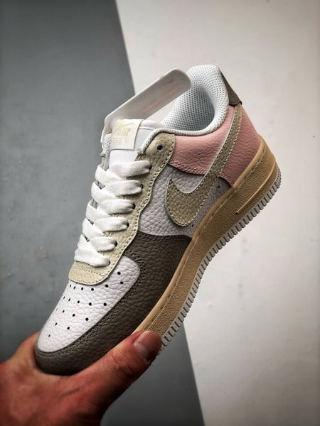 Air Force 1 '07 Low Coração Branco, Castanho e Rosa - Vista 5