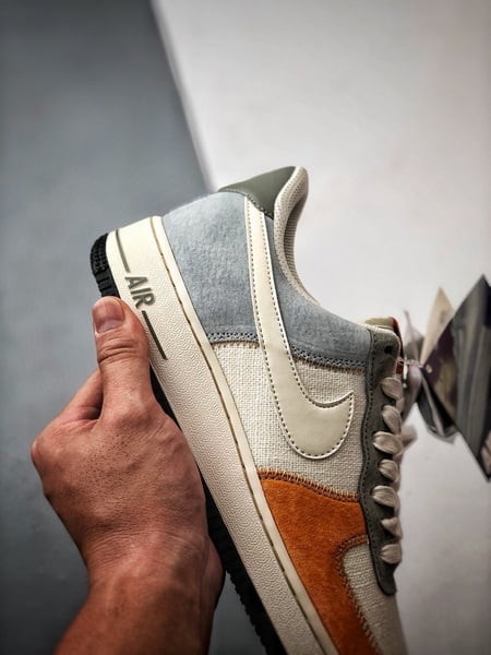 Air Force 1 '07 Low Branco, Marrom e Azul - Vista 2