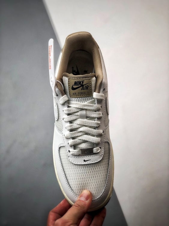 Air Force 1 '07 Low Branco e Marrom - Vista 9