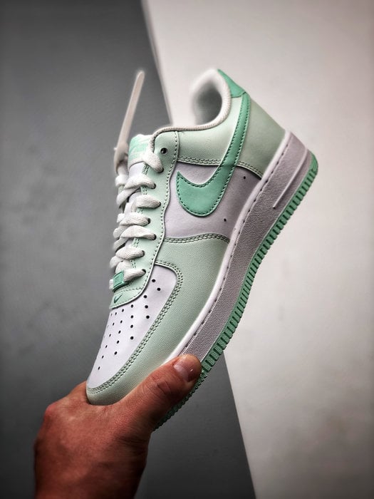 Air Force 1 '07 Low Branco e Verde Claro - Vista 5