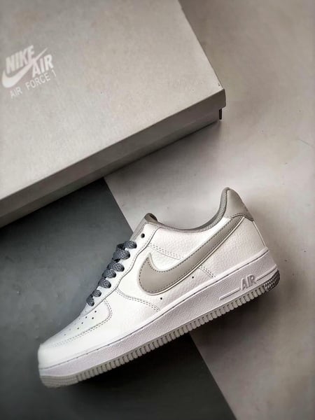 Air Force 1 Low Branco e Cinza Refletivo - Vista 8