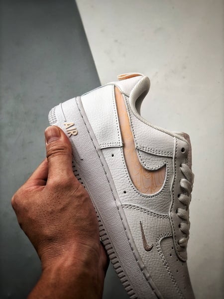 Air Force 1 '07 Low Branco e Rosa Graffiti - Vista 2