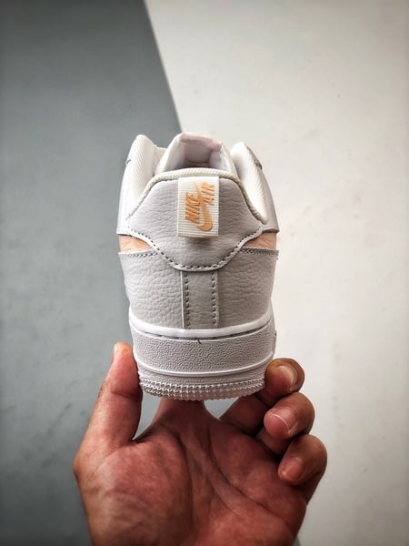 Air Force 1 '07 Low Branco e Rosa Graffiti - Vista 3