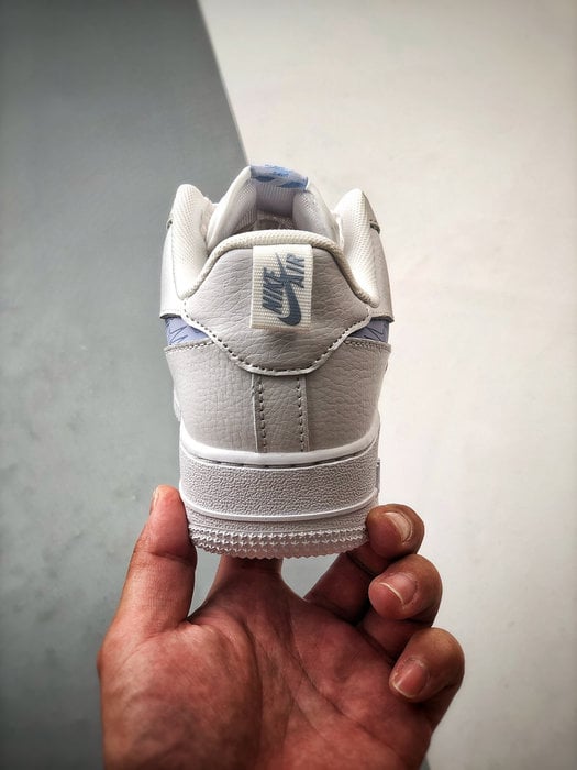 Air Force 1 '07 Low Branco e Roxo com Gancho Grafite - Vista 3