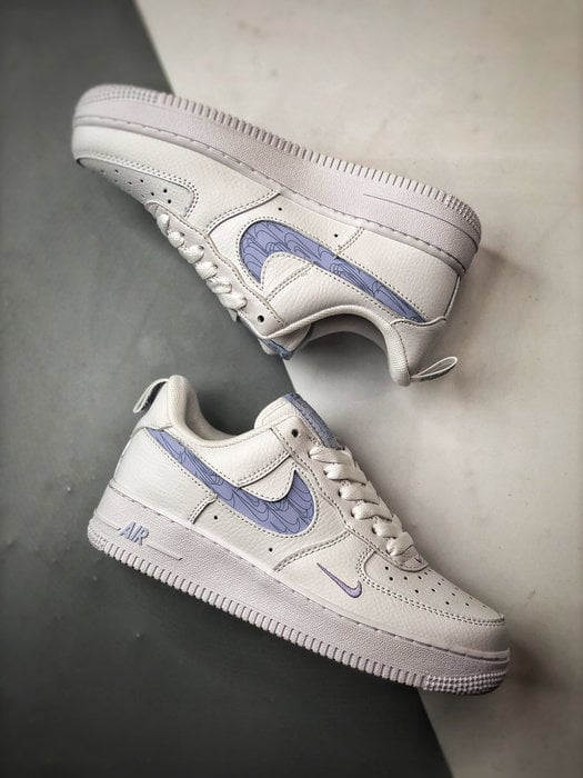 Air Force 1 '07 Low Branco e Roxo com Gancho Grafite - Vista 6