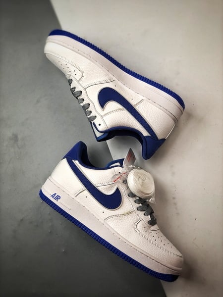 Air Force 1 '07 Low Branco e Azul Reflexivo - Vista 6