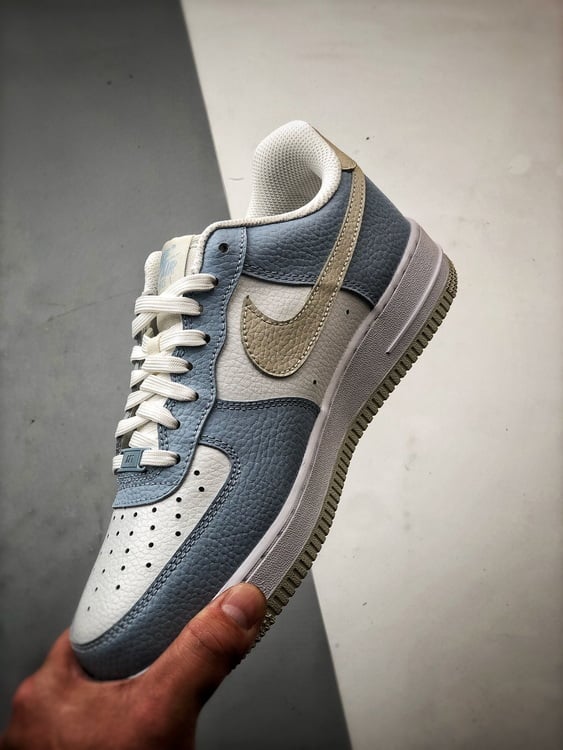 Air Force 1 '07 Low Branco, Azul e Cinza - Vista 5