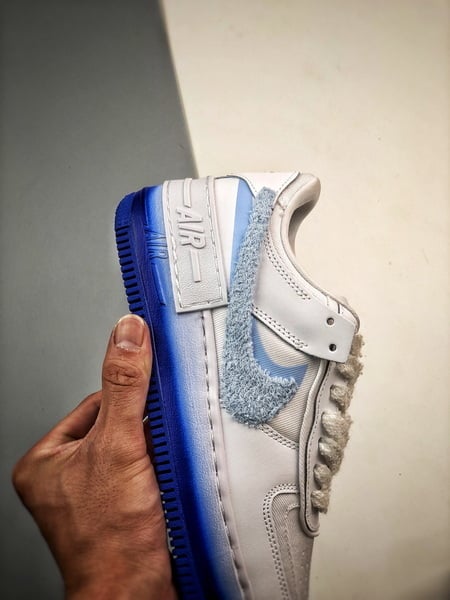 Air Force 1 07 Low Branco Azul Camurca - Vista 2
