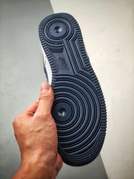 Air Force 1 '07 Low Branco e Azul - Vista 4