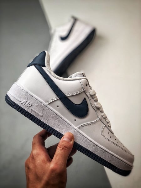Air Force 1 '07 Low Branco e Azul - Vista 7