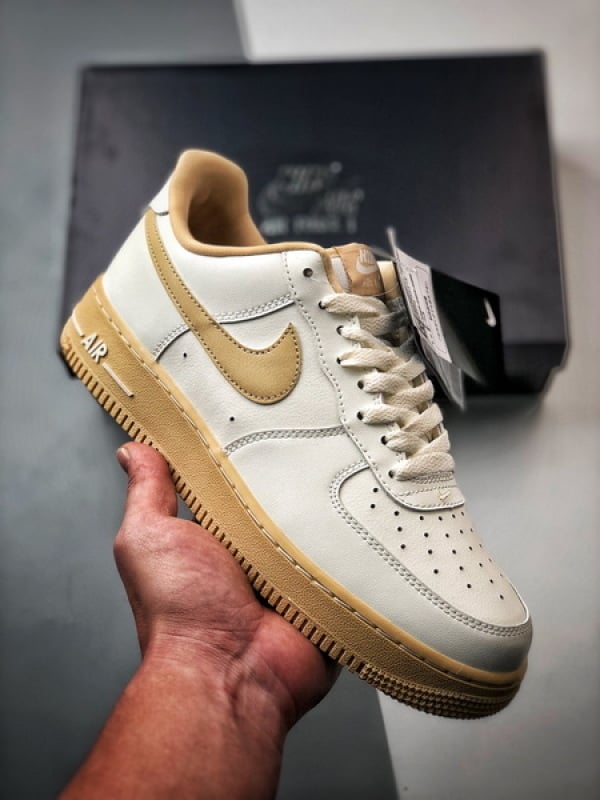 Air Force 1 '07 Low Branco e Marrom - Vista 1